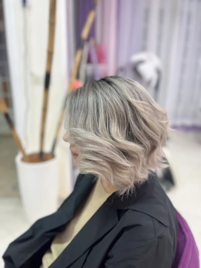 خدمات و آموزش رنگ و کراتین