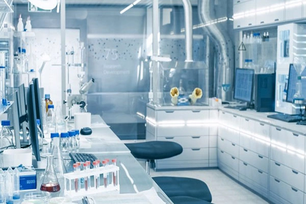 دقیق‌ترین و بهترین آزمایشگاه‌های شیراز؛ خدمات، تلفن و آدرس در یک نگاه
